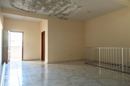 Casa à venda com 350m², 2 quartos e 6 vagasHall da Escada