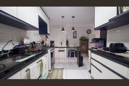 Apartamento à venda com 201m², 4 quartos e 2 vagasCozinha e Área de Serviço