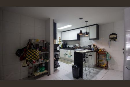 Apartamento à venda com 201m², 4 quartos e 2 vagasCozinha e Área de Serviço