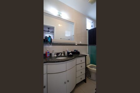 Apartamento à venda com 201m², 4 quartos e 2 vagasBanheiro da Suíte 1