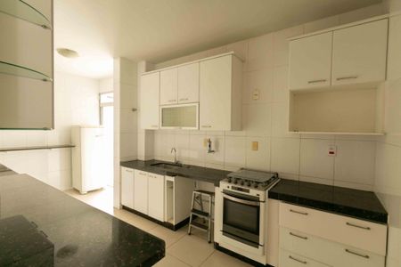 Apartamento à venda com 170m², 3 quartos e 2 vagas Apartamento à venda com 170m², 3 quartos e 2 vagasCozinha