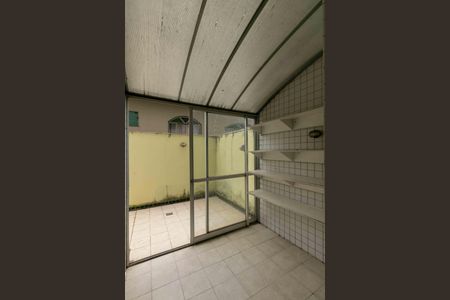 Apartamento à venda com 170m², 3 quartos e 2 vagas Apartamento à venda com 170m², 3 quartos e 2 vagasÁrea de Serviço