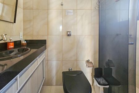 Apartamento para alugar com 230m², 3 quartos e 2 vagas Apartamento para alugar com 230m², 3 quartos e 2 vagasBanheiro da suíte