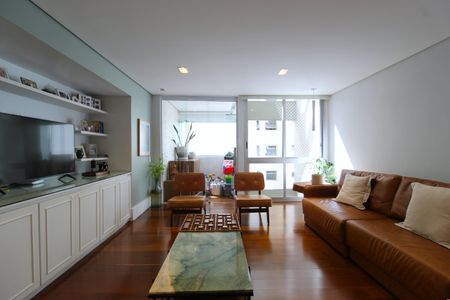 Apartamento à venda com 130m², 3 quartos e 2 vagasSala