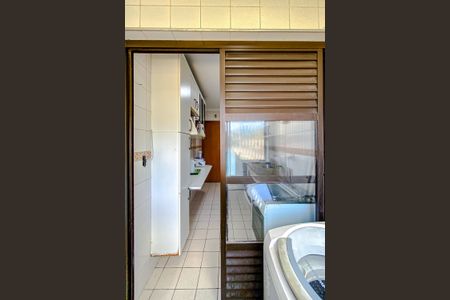 Apartamento à venda com 74m², 3 quartos e 1 vagaÁrea de Serviço