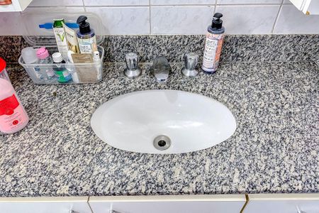 Apartamento à venda com 74m², 3 quartos e 1 vagaBanheiro da Suíte