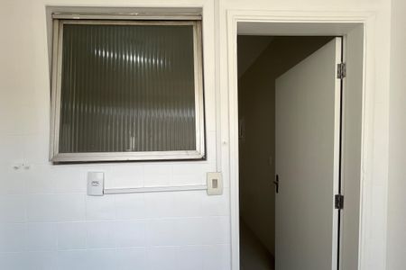 Apartamento para alugar com 71m², 2 quartos e 1 vagaÁrea de Serviço