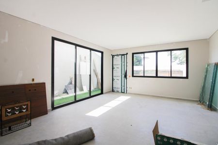 Casa à venda com 192m², 3 quartos e 2 vagasSala