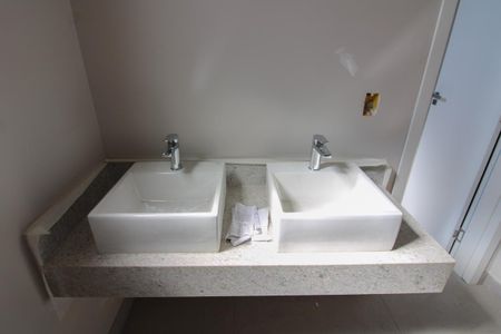 Casa à venda com 192m², 3 quartos e 2 vagasBanheiro da Suíte 1