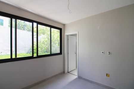 Casa à venda com 192m², 3 quartos e 2 vagasSuíte 2
