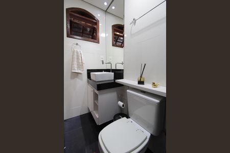 Casa à venda com 360m², 2 quartos e 6 vagasBanheiro da Suite