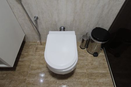 Casa à venda com 360m², 2 quartos e 6 vagasBanheiro Social