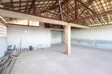 Casa à venda com 360m², 2 quartos e 6 vagasSótão