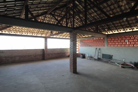 Casa à venda com 360m², 2 quartos e 6 vagasSótão