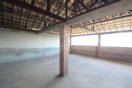 Casa à venda com 360m², 2 quartos e 6 vagasSótão
