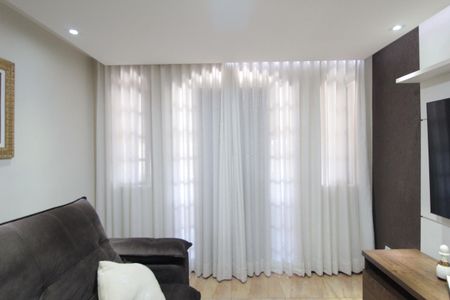 Casa à venda com 360m², 2 quartos e 6 vagasSala