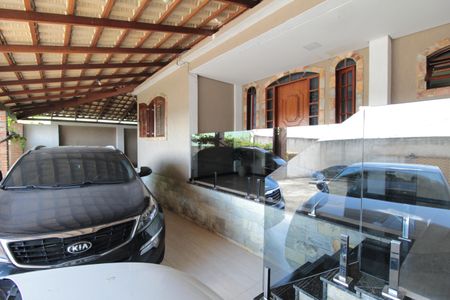 Casa à venda com 360m², 2 quartos e 6 vagasQuintal e Garagem