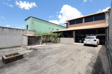Casa à venda com 360m², 2 quartos e 6 vagasQuintal e Garagem