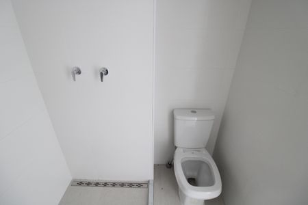 Apartamento à venda com 106m², 2 quartos e 1 vagaQuarto 2 - Banheiro