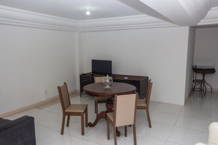 Casa à venda com 560m², 6 quartos e 2 vagas Casa à venda com 560m², 6 quartos e 2 vagasCasa 2 - Sala