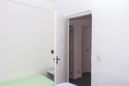 Casa à venda com 560m², 6 quartos e 2 vagas Casa à venda com 560m², 6 quartos e 2 vagasQuarto 2