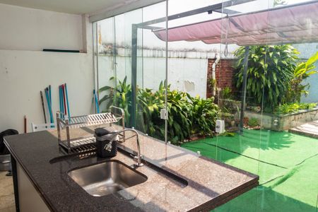 Casa à venda com 560m², 6 quartos e 2 vagas Casa à venda com 560m², 6 quartos e 2 vagasCozinha