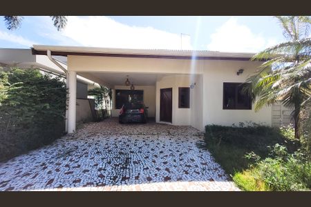 Casa de condomínio para alugar com 350m², 7 quartos e 4 vagas Casa de condomínio para alugar com 350m², 7 quartos e 4 vagasFachada