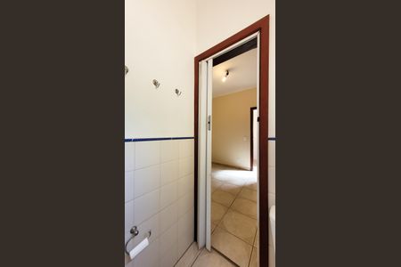 Casa de condomínio para alugar com 350m², 7 quartos e 4 vagas Casa de condomínio para alugar com 350m², 7 quartos e 4 vagasBanheiro de serviço