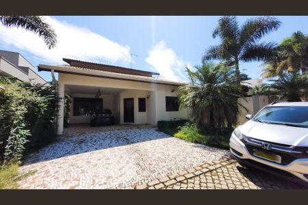 Casa de condomínio para alugar com 350m², 7 quartos e 4 vagas Casa de condomínio para alugar com 350m², 7 quartos e 4 vagasFachada