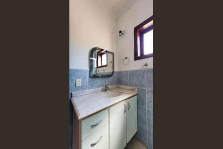 Casa de condomínio para alugar com 350m², 7 quartos e 4 vagas Casa de condomínio para alugar com 350m², 7 quartos e 4 vagasBanheiro da Suite 1