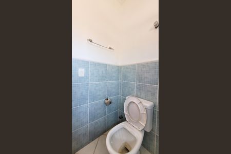 Casa de condomínio para alugar com 350m², 7 quartos e 4 vagas Casa de condomínio para alugar com 350m², 7 quartos e 4 vagasBanheiro da Suite 2