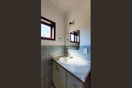 Casa de condomínio para alugar com 350m², 7 quartos e 4 vagas Casa de condomínio para alugar com 350m², 7 quartos e 4 vagasBanheiro da Suite 2