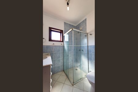 Casa de condomínio para alugar com 350m², 7 quartos e 4 vagas Casa de condomínio para alugar com 350m², 7 quartos e 4 vagasBanheiro da Suite 1