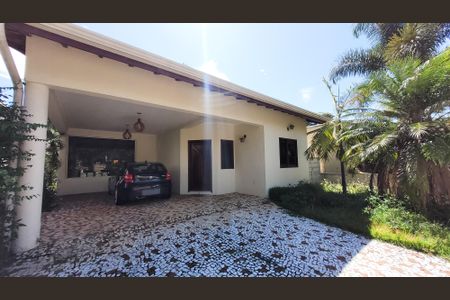 Casa de condomínio para alugar com 350m², 7 quartos e 4 vagas Casa de condomínio para alugar com 350m², 7 quartos e 4 vagasFachada