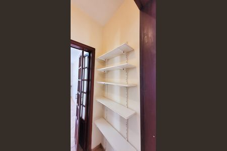 Casa de condomínio para alugar com 350m², 7 quartos e 4 vagas Casa de condomínio para alugar com 350m², 7 quartos e 4 vagasDespensa