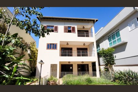 Casa de condomínio para alugar com 350m², 7 quartos e 4 vagas Casa de condomínio para alugar com 350m², 7 quartos e 4 vagasPiscina