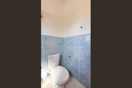 Casa de condomínio para alugar com 350m², 7 quartos e 4 vagas Casa de condomínio para alugar com 350m², 7 quartos e 4 vagasBanheiro da Suite 1