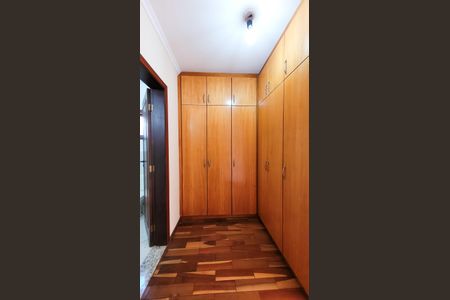 Casa de condomínio para alugar com 350m², 7 quartos e 4 vagas Casa de condomínio para alugar com 350m², 7 quartos e 4 vagasCloset da Suite Master