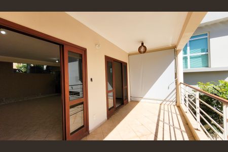 Casa de condomínio para alugar com 350m², 7 quartos e 4 vagas Casa de condomínio para alugar com 350m², 7 quartos e 4 vagasVaranda da Sala