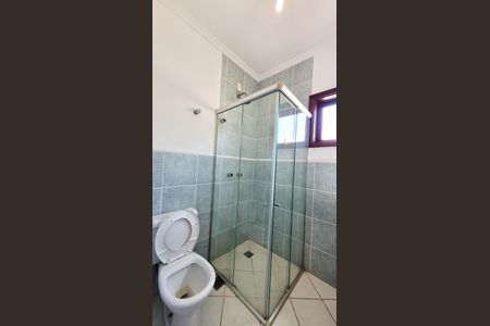 Casa de condomínio para alugar com 350m², 7 quartos e 4 vagas Casa de condomínio para alugar com 350m², 7 quartos e 4 vagasBanheiro da Suite 2