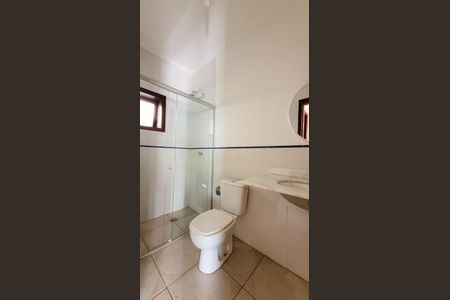 Casa de condomínio para alugar com 350m², 7 quartos e 4 vagas Casa de condomínio para alugar com 350m², 7 quartos e 4 vagasBanheiro da Área gourmet