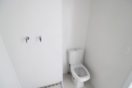 Apartamento à venda com 106m², 2 quartos e 1 vagaQuarto 2 - Banheiro