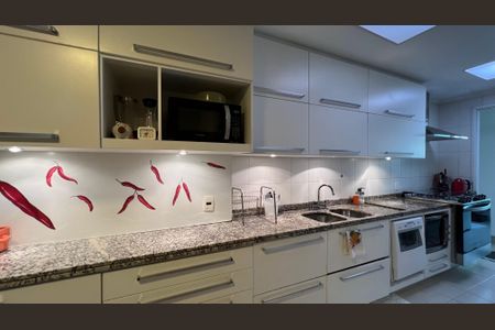 Apartamento à venda com 174m², 3 quartos e 3 vagas Apartamento à venda com 174m², 3 quartos e 3 vagasCozinha