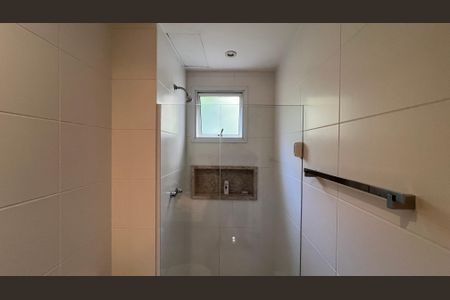 Apartamento à venda com 174m², 3 quartos e 3 vagas Apartamento à venda com 174m², 3 quartos e 3 vagasBanheiro da Suíte 1