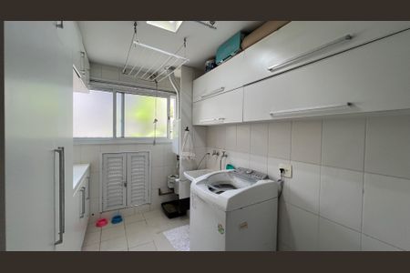 Apartamento à venda com 174m², 3 quartos e 3 vagas Apartamento à venda com 174m², 3 quartos e 3 vagasÁrea de Serviço
