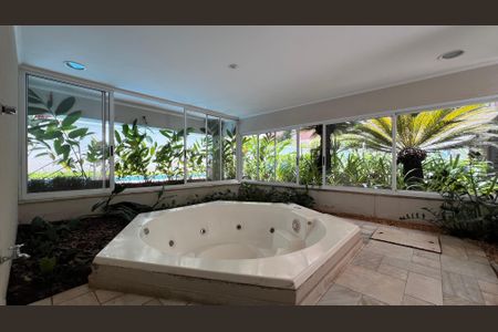 Apartamento à venda com 174m², 3 quartos e 3 vagas Apartamento à venda com 174m², 3 quartos e 3 vagasSpa