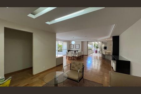 Apartamento à venda com 174m², 3 quartos e 3 vagas Apartamento à venda com 174m², 3 quartos e 3 vagasSalão de Festas