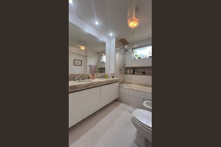 Apartamento à venda com 174m², 3 quartos e 3 vagas Apartamento à venda com 174m², 3 quartos e 3 vagasBanheiro da Suíte 3