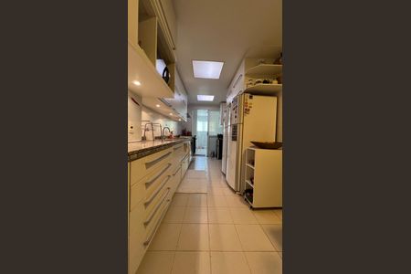 Apartamento à venda com 174m², 3 quartos e 3 vagas Apartamento à venda com 174m², 3 quartos e 3 vagasCozinha