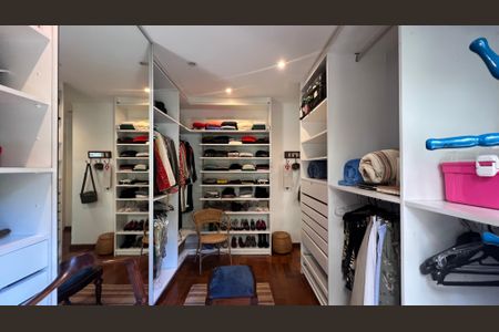 Apartamento à venda com 174m², 3 quartos e 3 vagas Apartamento à venda com 174m², 3 quartos e 3 vagasSuite 2